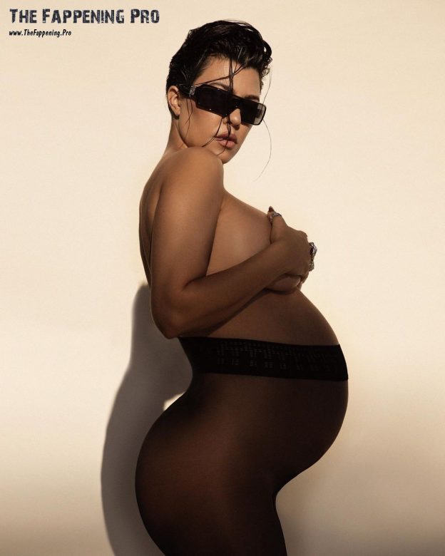 Kourtney Kardashian Nude Pregnant TheFappening.Pro 3 624x780 1