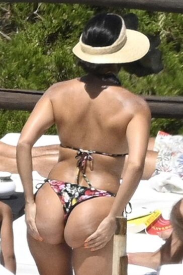 Kourtney Kardashian The Fappening Big Ass (17 Photos) 9 Kourtney Kardashian Sexy Ass TheFappening.Pro 1 624x936 1
