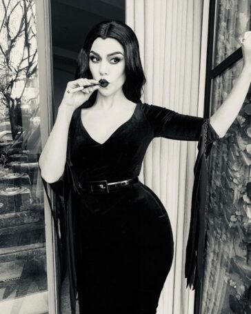 Kourtney Kardashian Sexy Halloween 2019 TheFappening.Pro 4 624x780 1