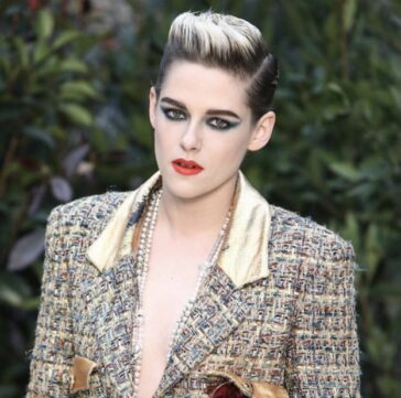 Kristen Stewart Sexy or Not on Chanel Couture (26 Photos) 22 Kristen Stewart Sexy Chanel Couture 8 624x619 1