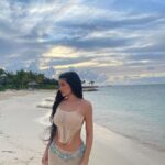 Kylie Jenner Hot On The Beach TheFappening.Pro 1 624x780 1