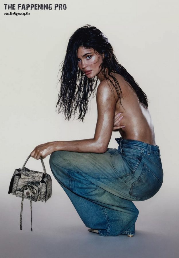 Kylie Jenner Sexy TheFappening.Pro 17 624x897 1