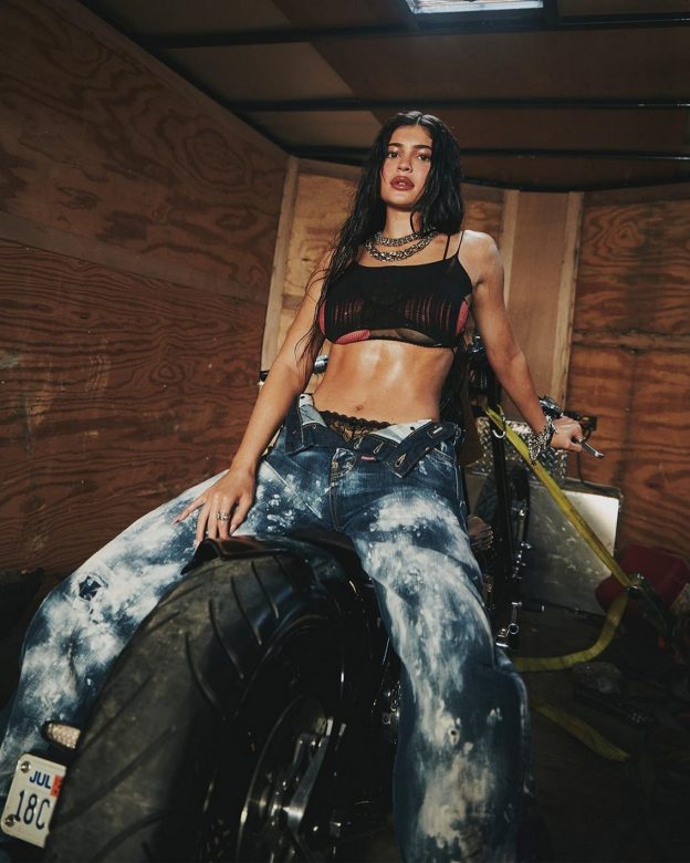 Kylie Jenner TMRW Magazine TheFappening.Pro 8 624x780 1