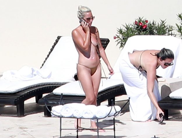 Lady Gaga Topless Nude 7 624x475 1