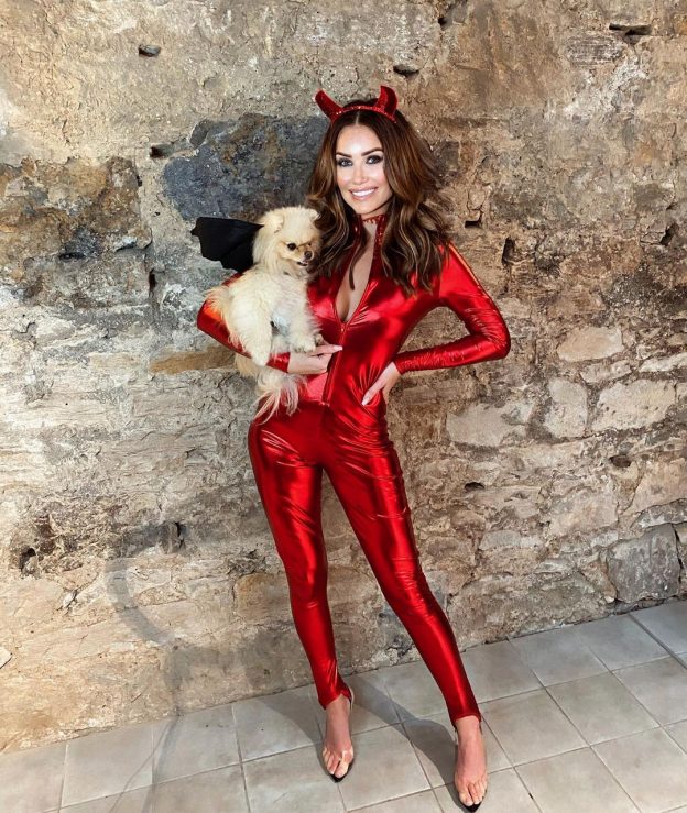 Laura Anderson Sexy Halloween 2020 TheFappeningPro 624x739 1