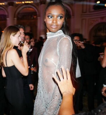 Leomie Anderson Topless Tiny Tits 624x674 1