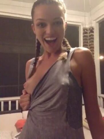 Lili Simmons Nude Leaked 7 624x832 1