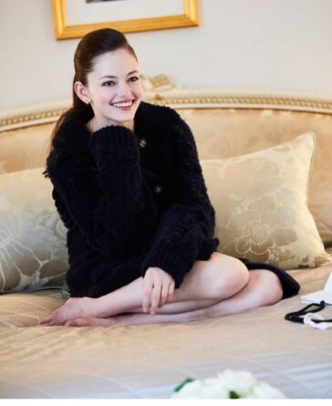 Mackenzie Foy Sexy non Nude 30 624x763 1