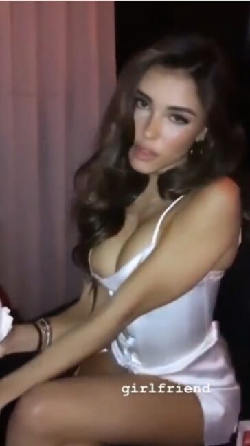 Madison Beer Showed Her Tits! 11 Madison Beer Tits 1