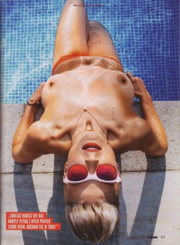 Magda Narozna Topless 6 780x1065 1
