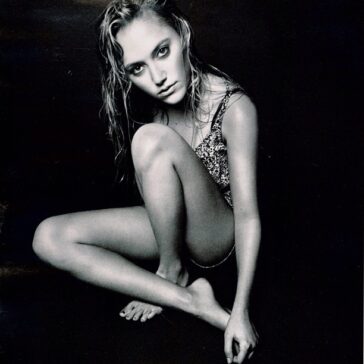 Maika Monroe Sexy TheFappening.Pro 3