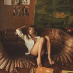 Margot Robbie Barefoot In Vogue 2021 TheFappening.Pro 4 624x833 1