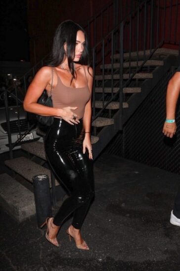 Megan Fox In Latex Leggings TheFappening.Pro 13 624x937 1