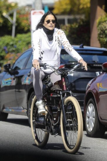 Michelle Rodriguez On A Bike Ride In LA (24 Photos) 6 Michelle Rodriguez During COVID 19 TheFappening.pro 1 624x936 1