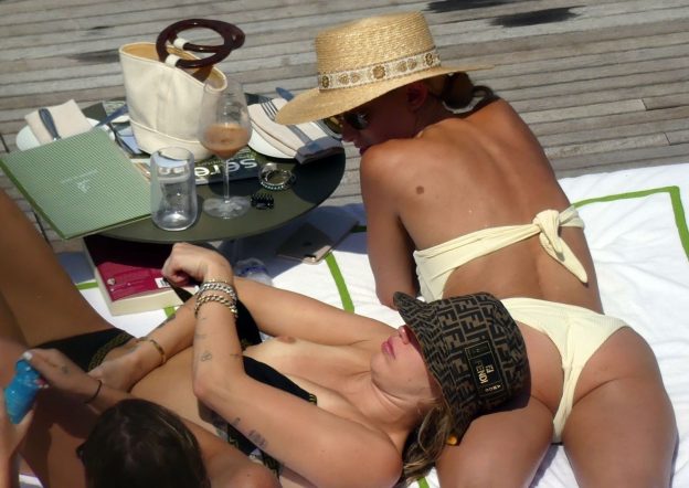 Miley Cyrus Topless TheFappening.Pro 5 624x442 1