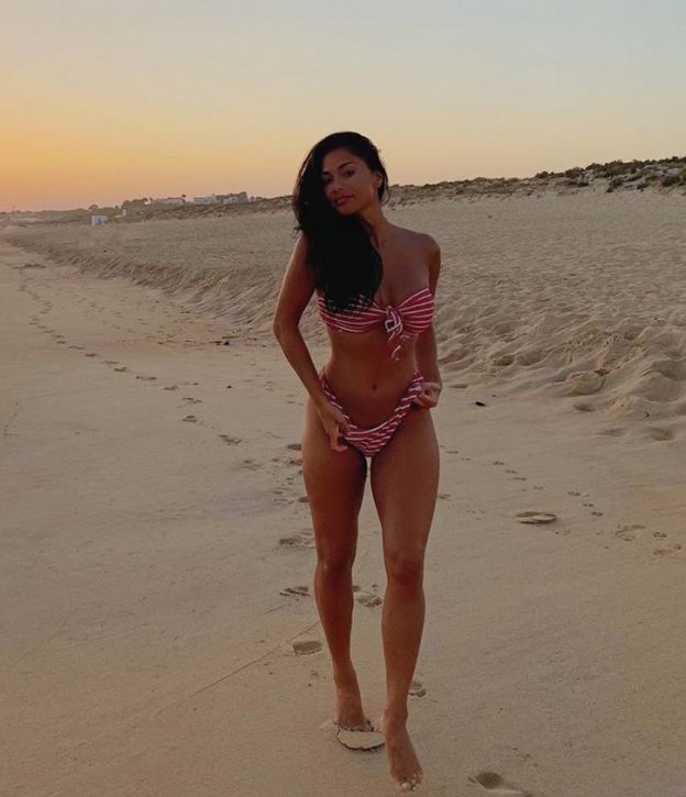 Nicole Scherzinger Said Goodbye To Summer In Sexy Bikini 624x725 1