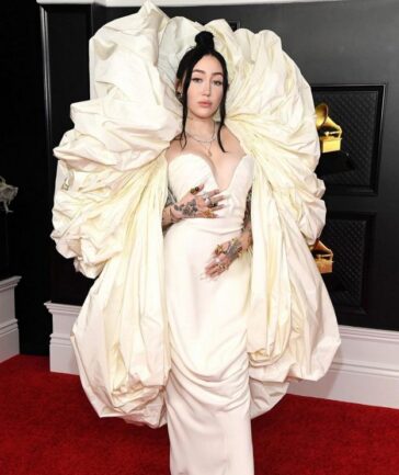 Noah Cyrus Sexy At Grammy Awards 2021 TheFappening.Pro 2 624x743 1