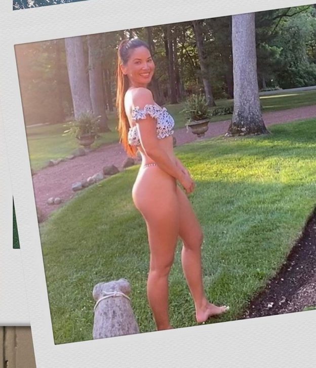 Olivia Munn Sexy Feet And Tight Ass In A Bikini 624x727 1