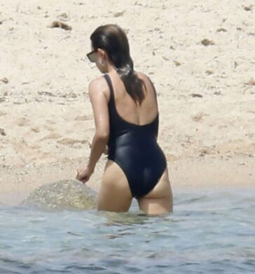 Penelope Cruz Bikini 2021 TheFappening.Pro 6 624x670 1