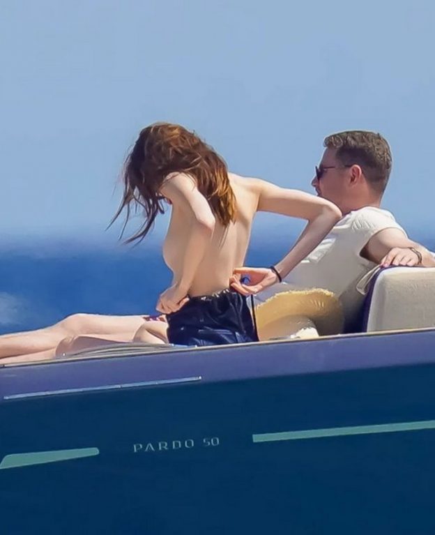 Phoebe Dynevor Nude TheFappening.Pro 9 624x767 1