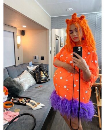 Katy Perry With A New Extreme Hair Shade (3 Photos) 4 Pregnant Katy Perry With A New Extreme Hair Shade TheFappening.Pro 3 624x777 1