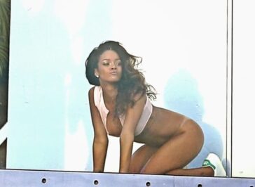 Rihanna Nude The Fappening pro 3 624x456 1