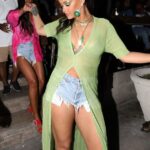 Rihanna Sexy Paparazzi 2 624x905 1