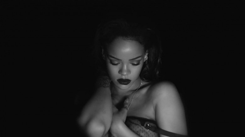 Rihanna Topless & See Through (25 Photos) 5 Rihanna Topless See Through 17 780x439 1