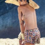 Rihanna Topless And Sexy (16 Photos) 20 Rihanna Topless Sexy 13 624x900 1