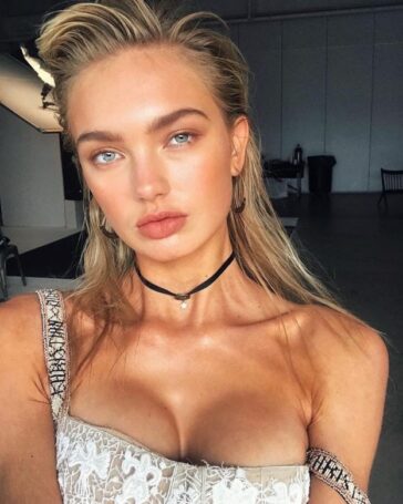Romee Strijd Has Shown How To Really Dress Up The Models On The Quarantine 20 Romee Strijd 624x780 1