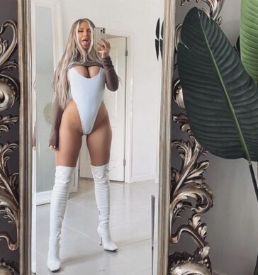 Rosanna Arkle Sexy 2021 Spring Collection TheFappening.Pro 15 624x665 1