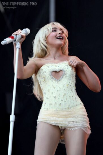 Sabrina Carpenter Upskirt TheFappening.Pro 6 624x936 1