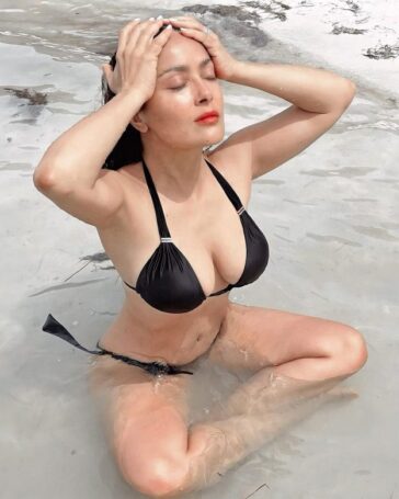 Salma Hayek Sexy Black Bikini TheFappening.pro 2 624x780 1