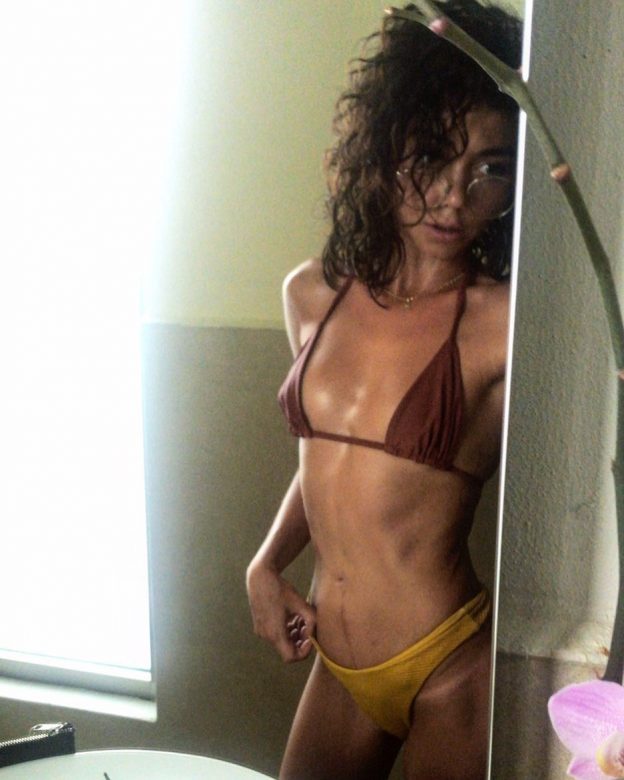 Sarah Hyland Sexy 2 624x780 1
