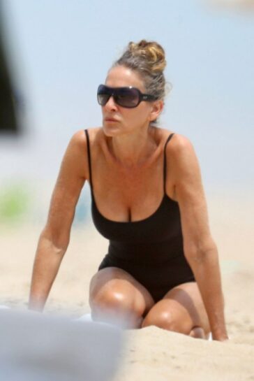 Sarah Jessica Parker Sexy Bikini 2020 TheFappening Pro 13 624x935 1