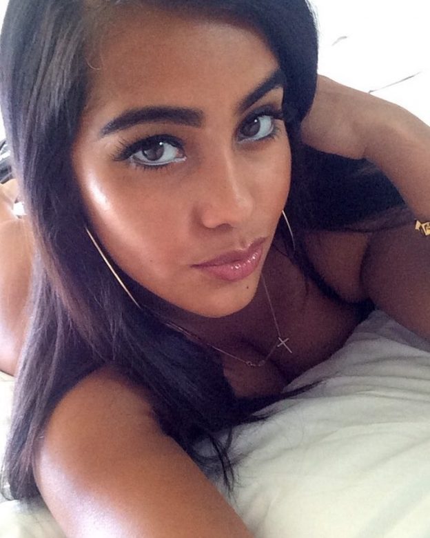 Sasha Del Valle Topless Sexy 6 624x780 1