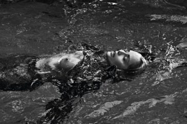 Sharon Stone Nude (7 Photos) 21 Sharon Stone Vogue Nude 3 624x416 1