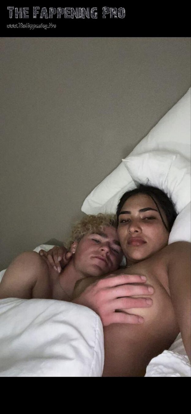 Sienna Mae Gomez Nude TheFappening.Pro 3 624x1352 1