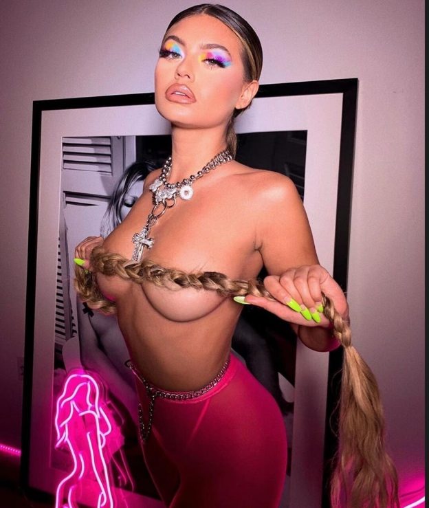 Sofia Jamora Topless TheFappening.pro 3 624x739 1
