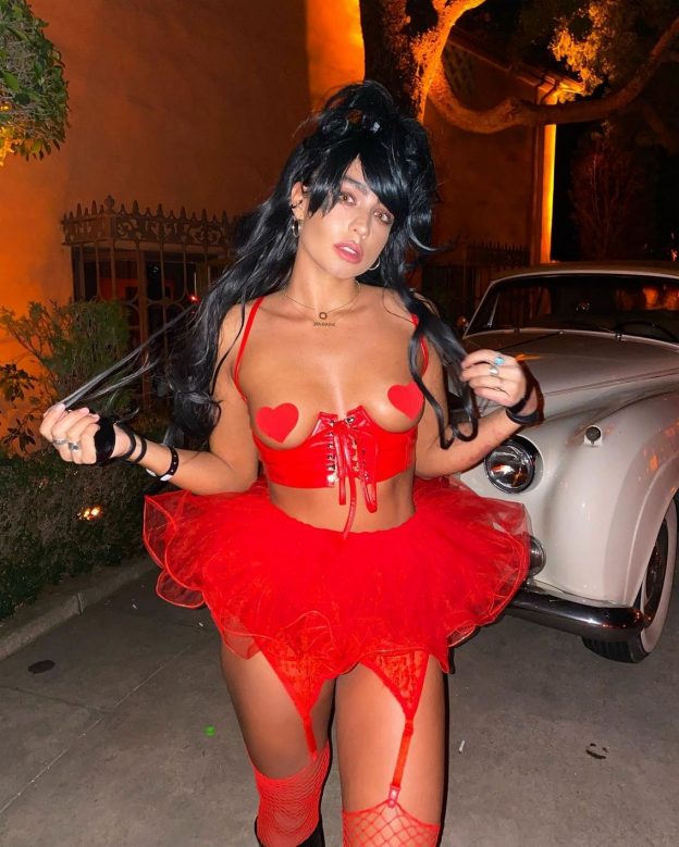 Sommer Ray Topless Halloween 2021 TheFappening.Pro 3 624x779 1