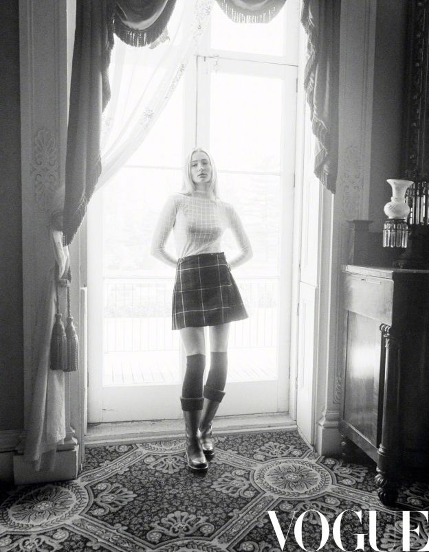 Sophie Turner Sexy Vogue 1 624x804 1