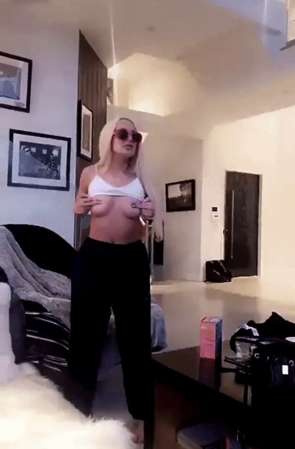 Tana Mongeau Topless The Fappening Photos 6 Tana Mongeau Topless The Fappening pro 1