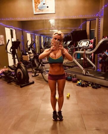 Britney Spears Sexy in Gym (2 Photos) 28 The Fappening Britney Spears Sexy 2 624x778 1
