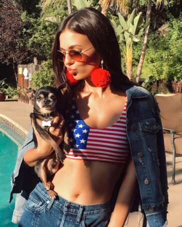 Victoria Justice Sexy Having Fun 4th of July (Photo and Video) 3 Victoria Justice Sexy 4th of July 624x779 1