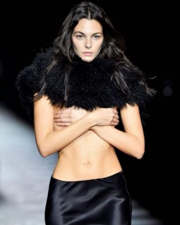 Vittoria Ceretti Topless TheFappening.Pro 2 624x776 1