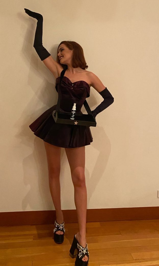 Zoey Deutch Sexy Halloween 2020 624x1043 1