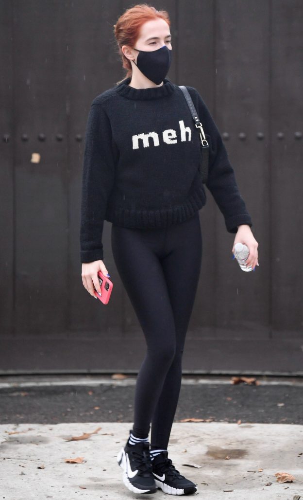 Zoey Deutch Tight Leggings TheFappening.Pro 3 624x1028 1