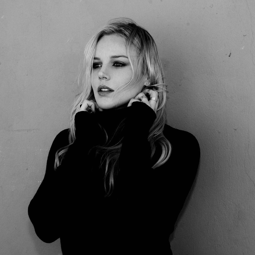 abbie-cornish-dusk-nude-sexy-46 abbie-cornish-dusk-nude-sexy-46