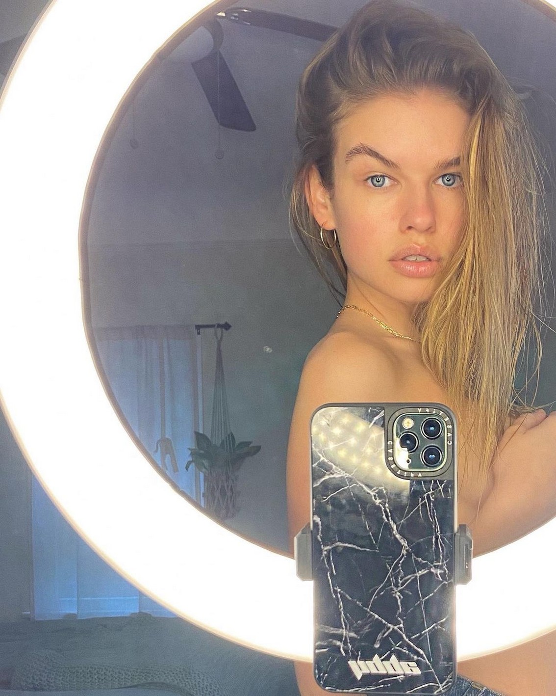 abigail-garrett-topless-sexy-memprial-day-2021-thefappening-cfd-9 Abigail Garrett Selfie