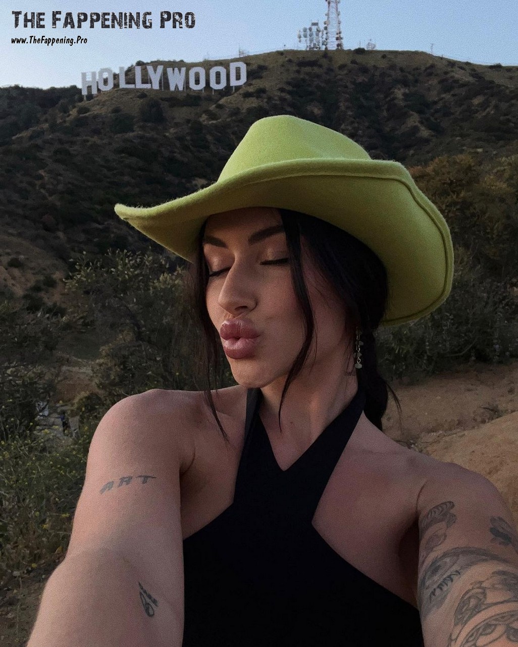 abril-cols-selfie-thefappening-cfd-15 abril cols selfie thefappening cfd 15